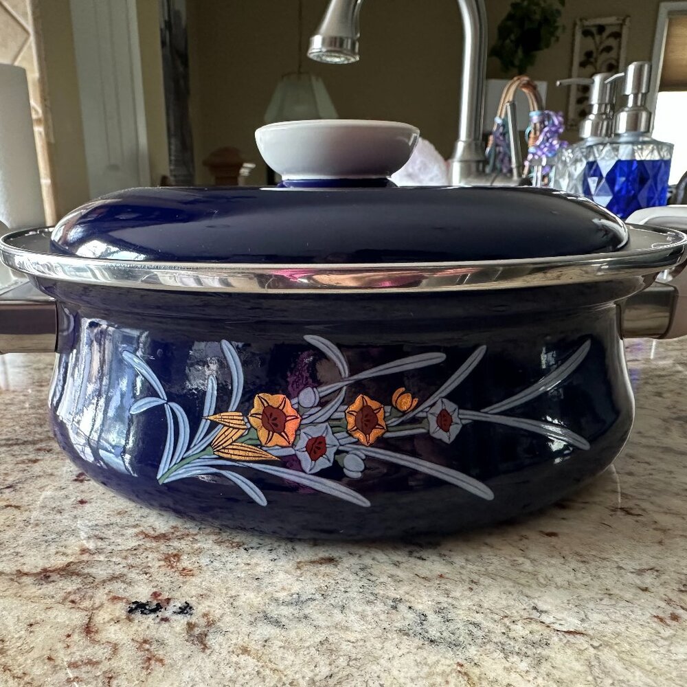 Vintage Sanko Ware Kikyo Porcelain Clad Steel Enamelware Lidded Pot Cookware NEW